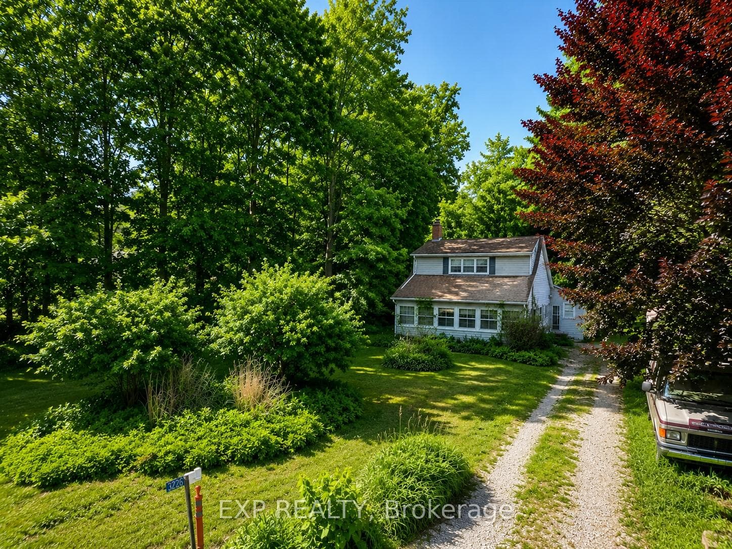 3226 Pine Avenue photo 1