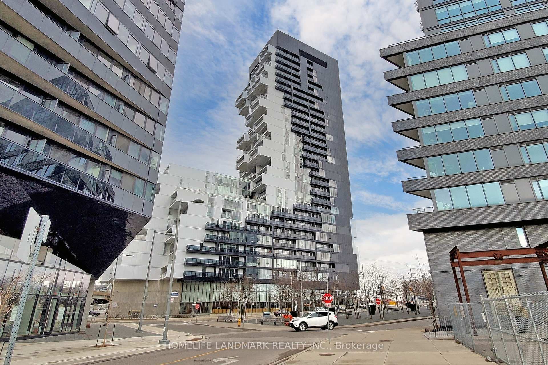 170 Bayview Avenue Unit 718 photo 1