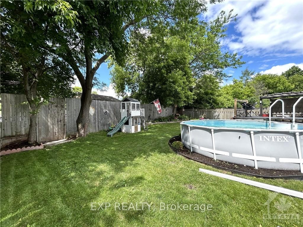 19 TOWNSEND Drive photo 26