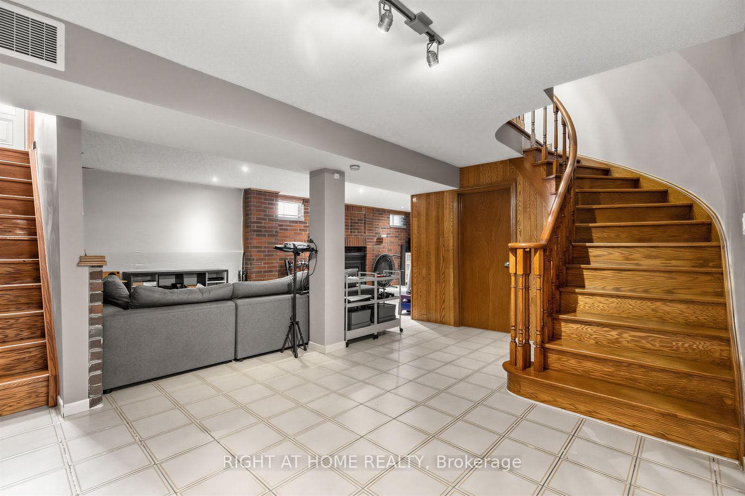 112 Belview Avenue photo 32