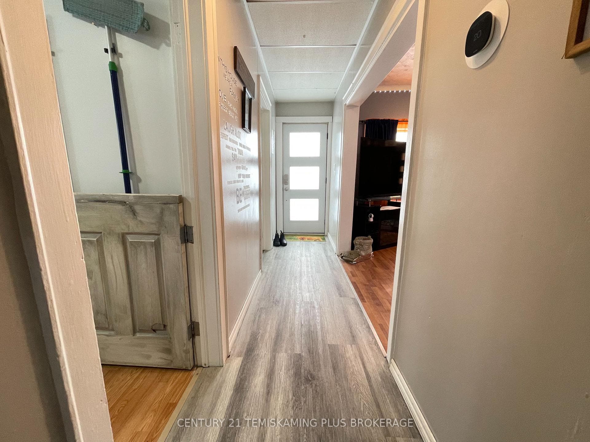 402 Farah Avenue photo 23