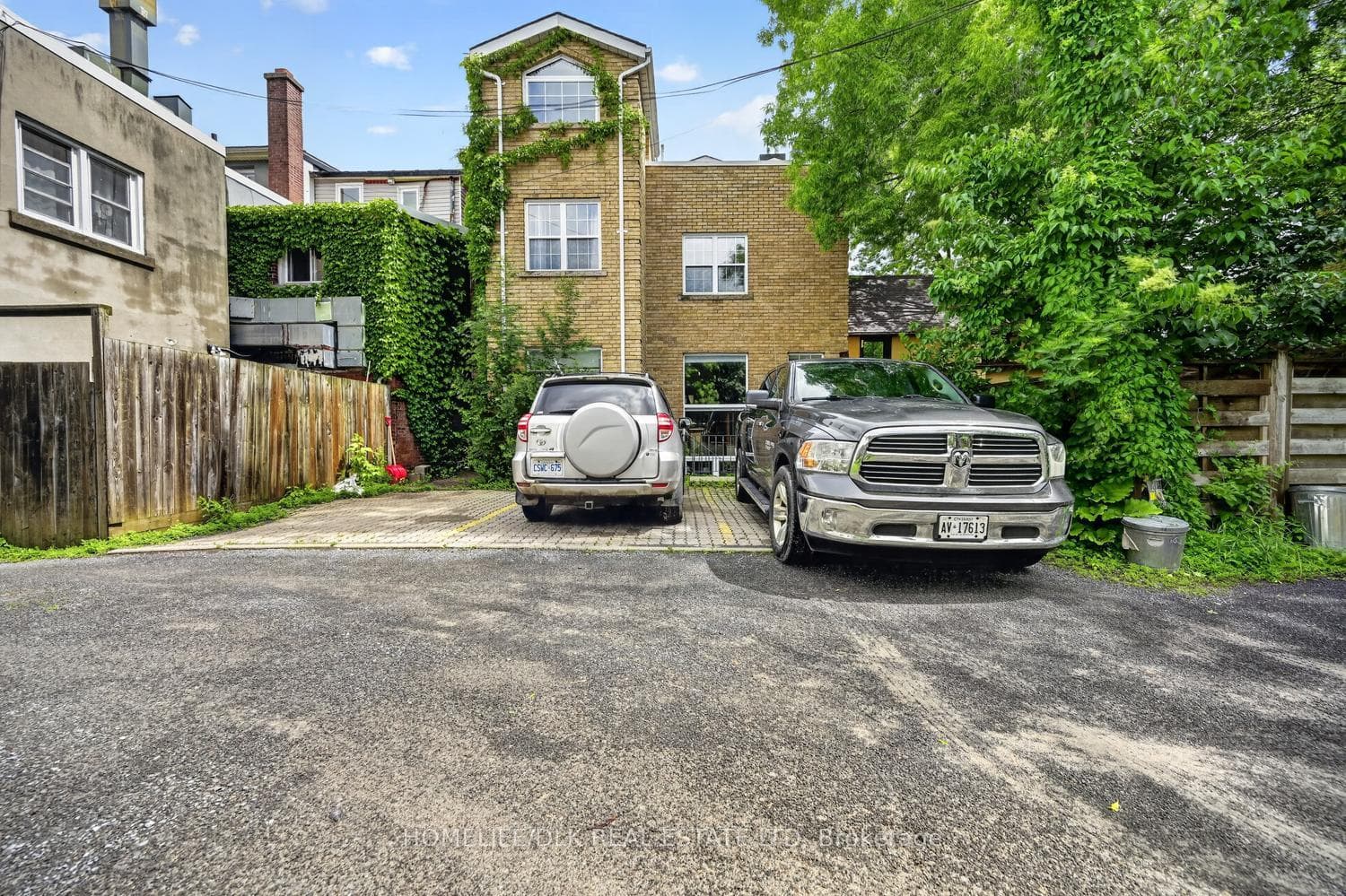 561 Johnson Street photo 21