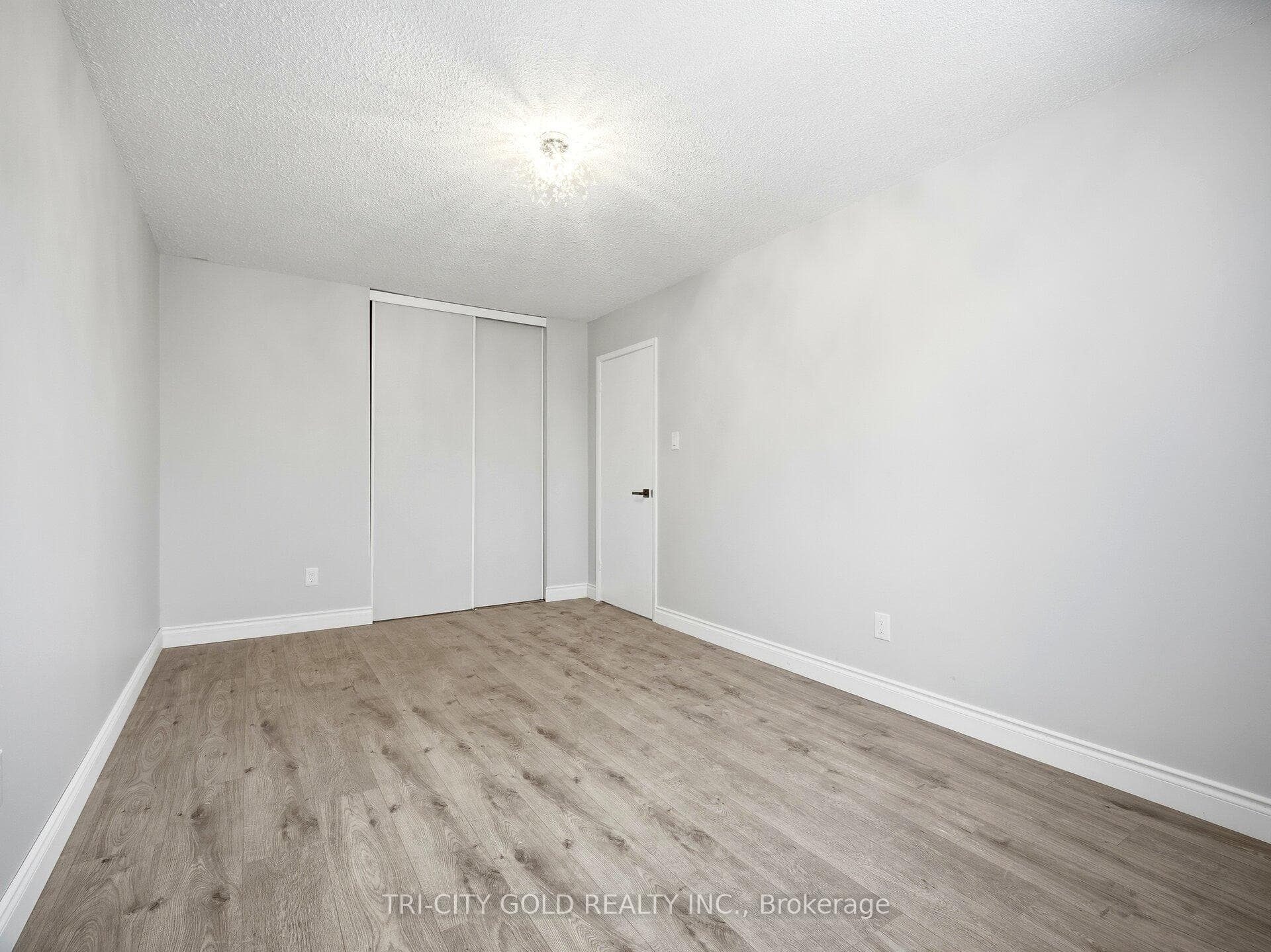 20 Carisbrooke Court Unit 20 photo 22
