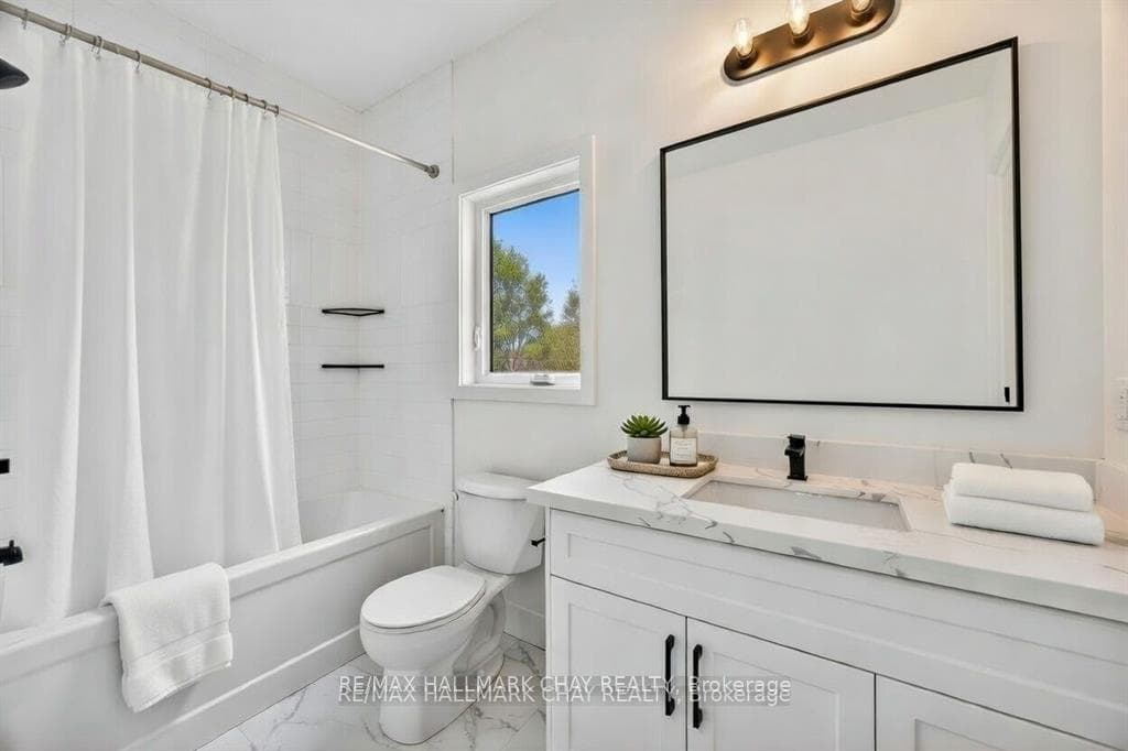 30 rose Avenue photo 5