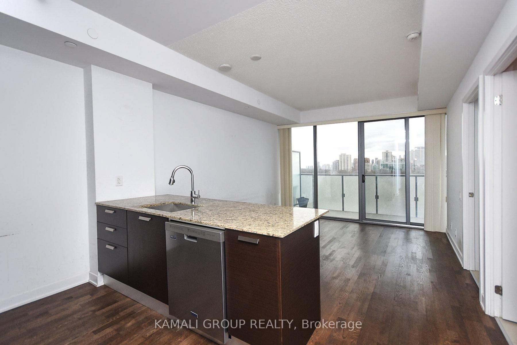 1815 Yonge Street Unit 901 photo 1