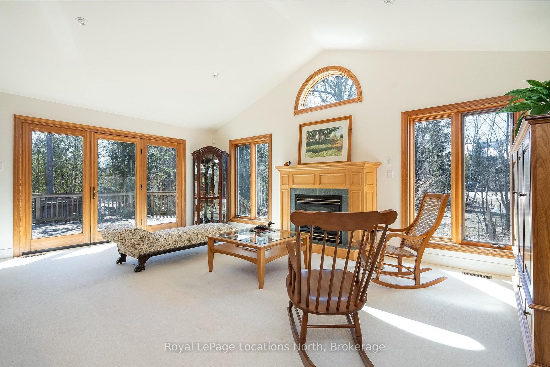130 Cortina Crescent photo 13