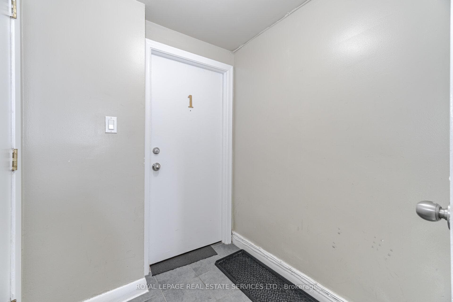 475 Winona Drive photo 27