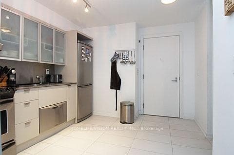 111 Elizabeth Street Unit 333 photo 3