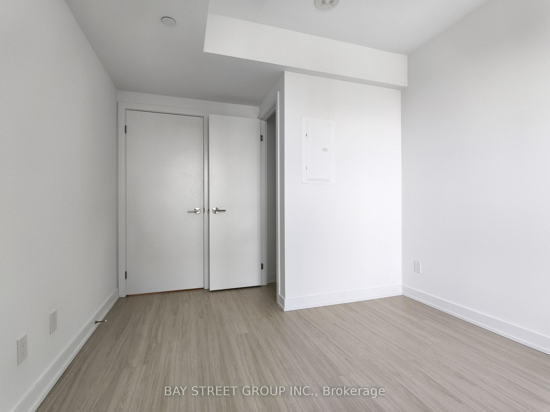 8 Wellesley Street Unit 3910 photo 16