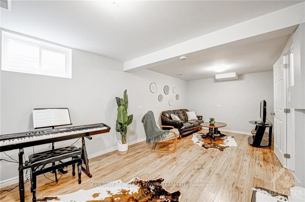 15 CANBURY Crescent photo 22