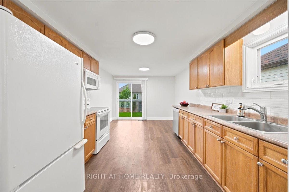 554 Halberstadt Circle photo 13