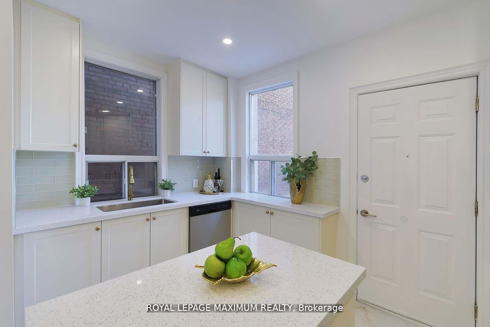 132 Wallace Avenue photo 10