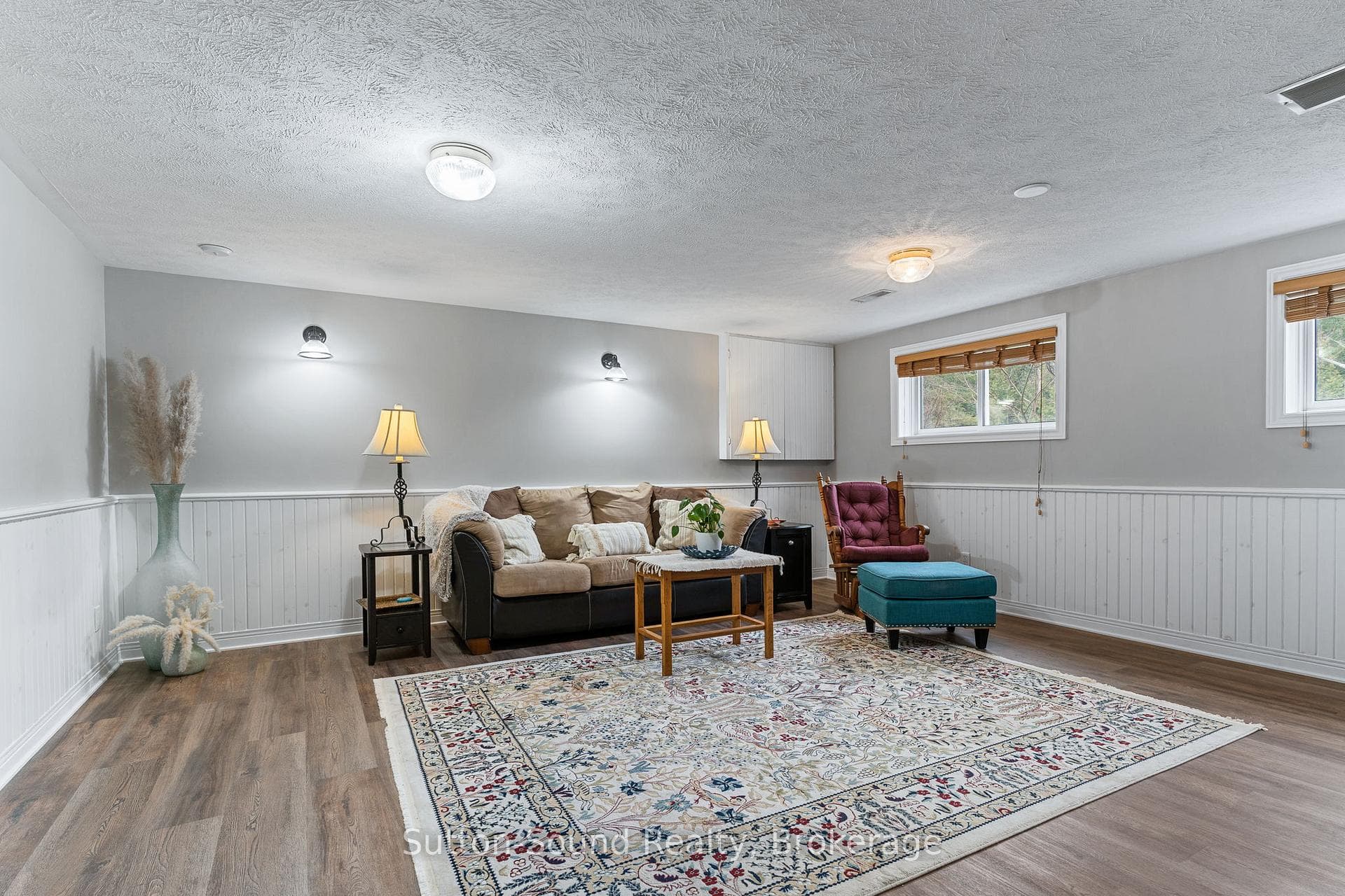 Lower level familroom