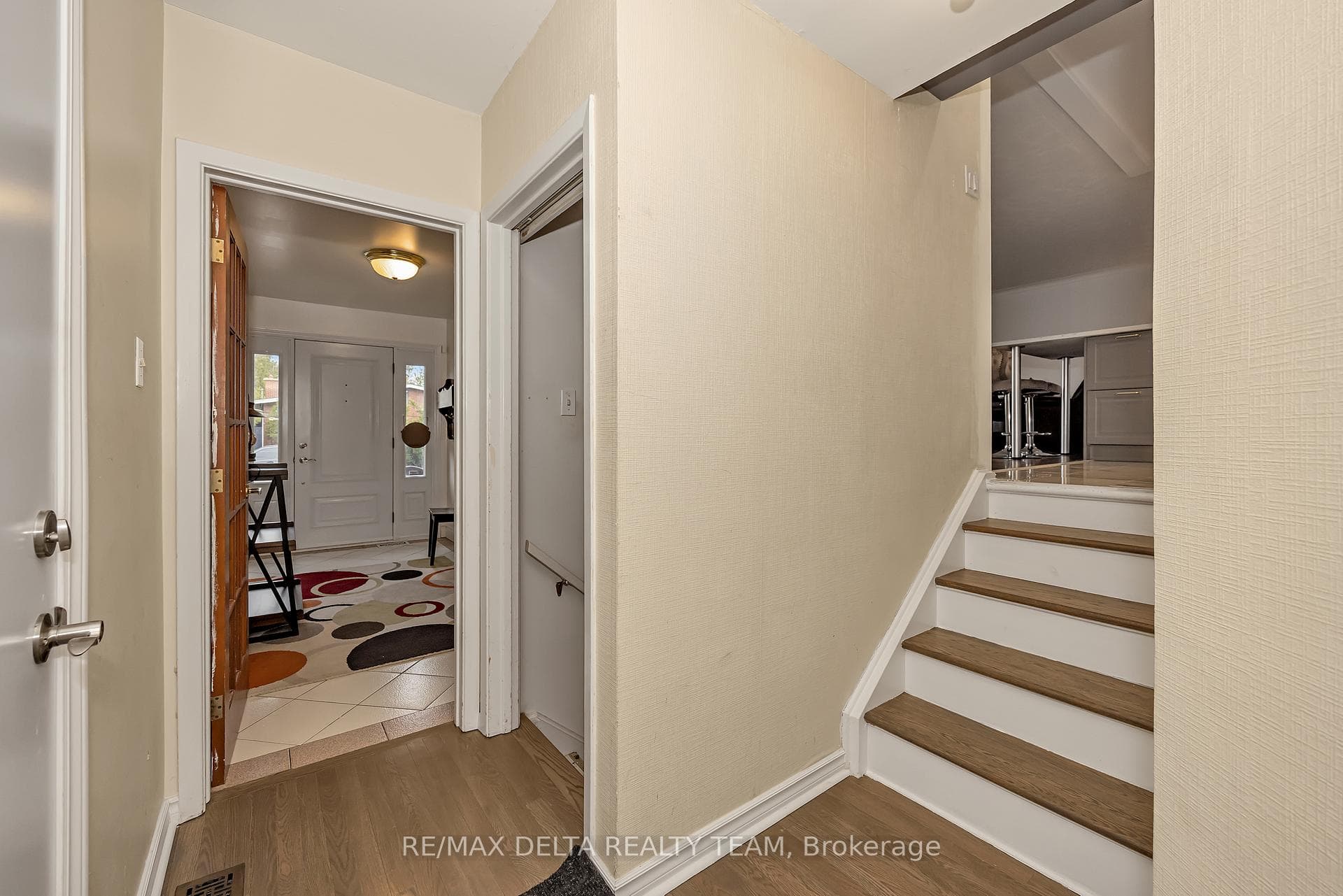 2350 Georgina Drive photo 6