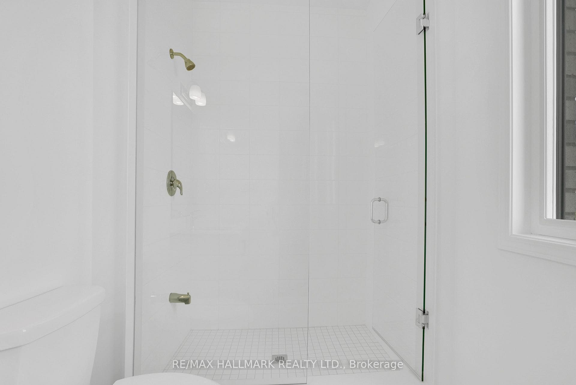15 Foxley Heights photo 23