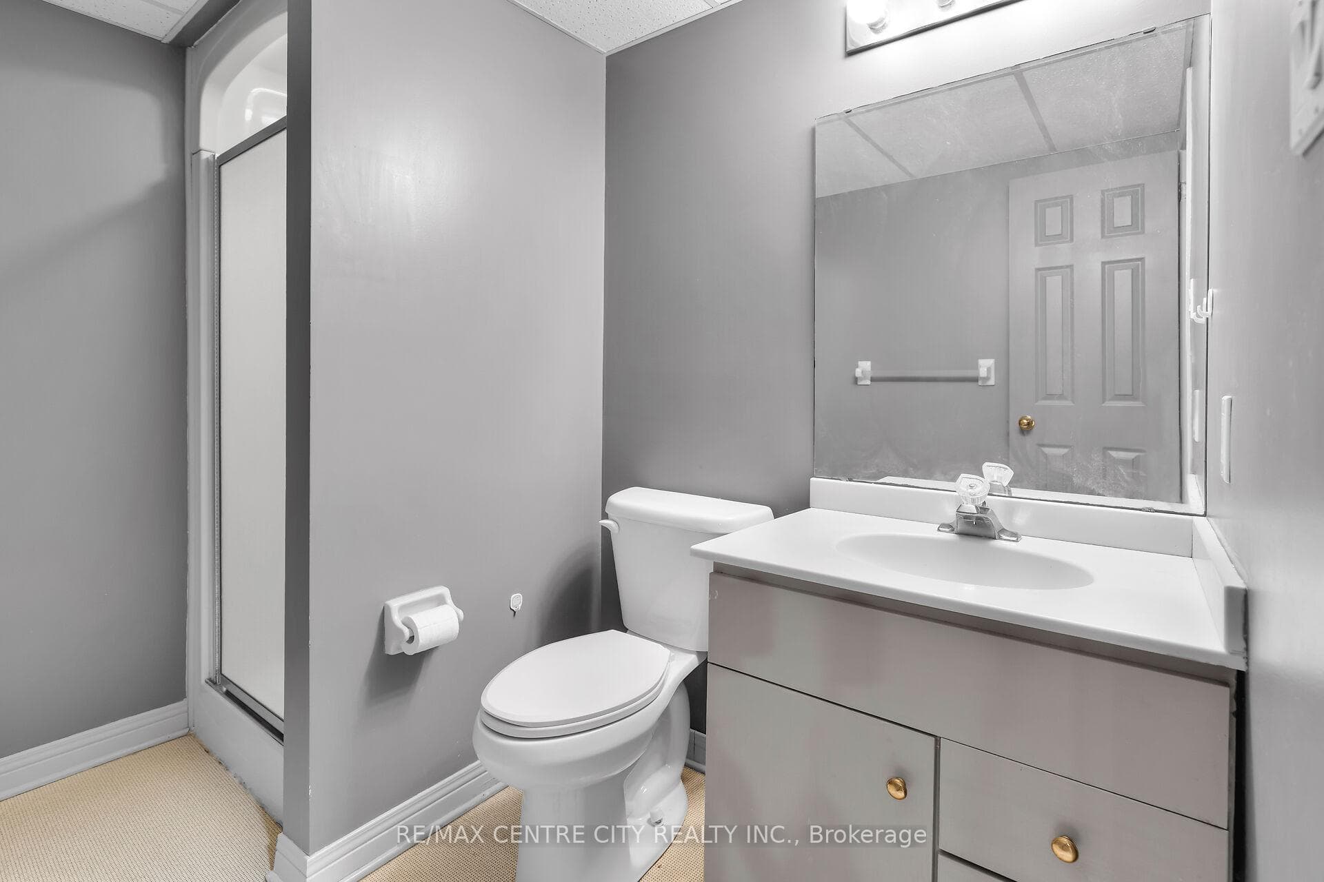 439 Grosvenor Street photo 35