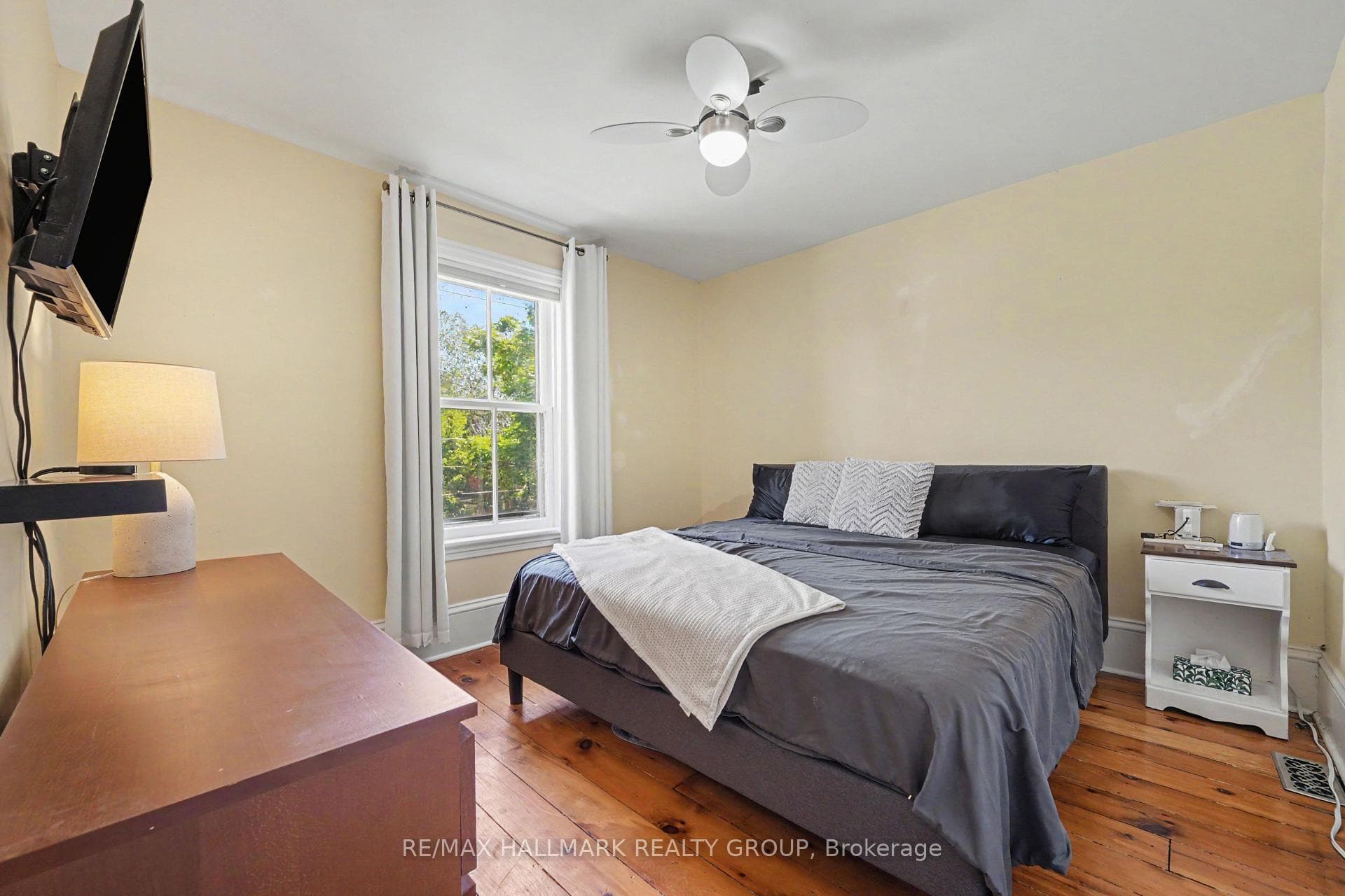 98 Drummond Street photo 32