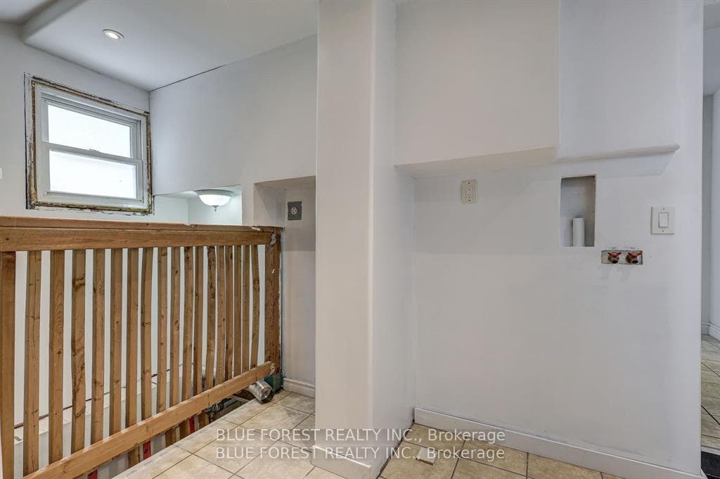 36 ADELAIDE Street photo 29