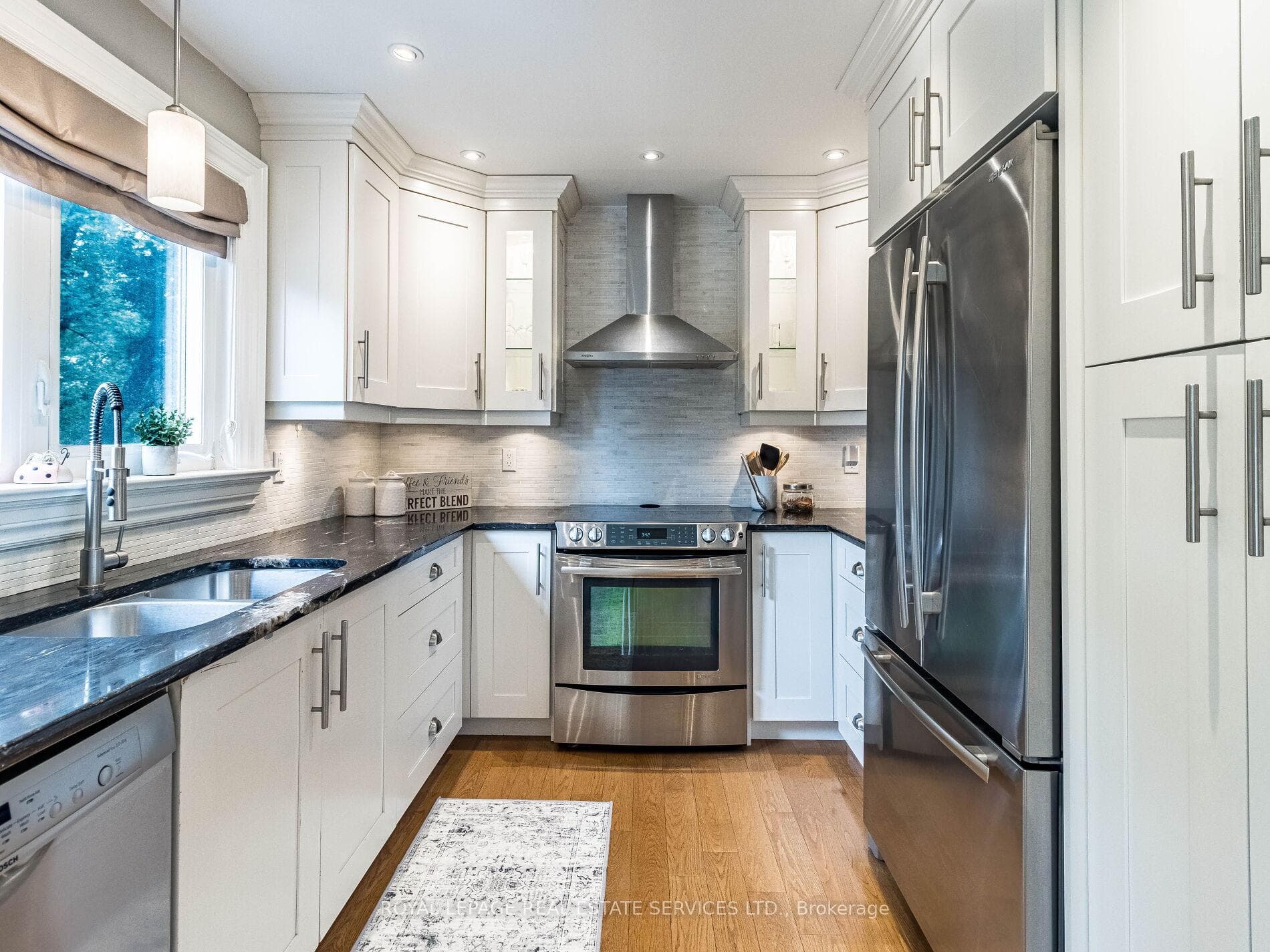 44 Parkend Avenue photo 8