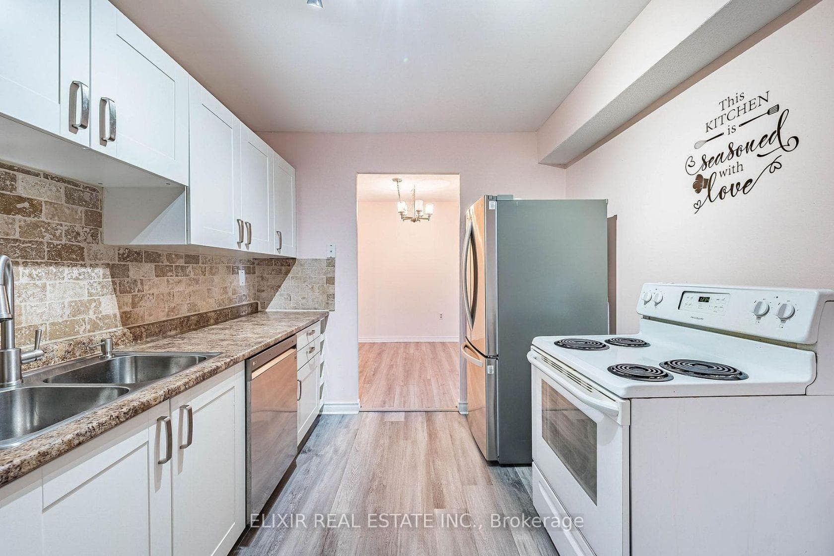 15 Elizabeth Street Unit 605 photo 11