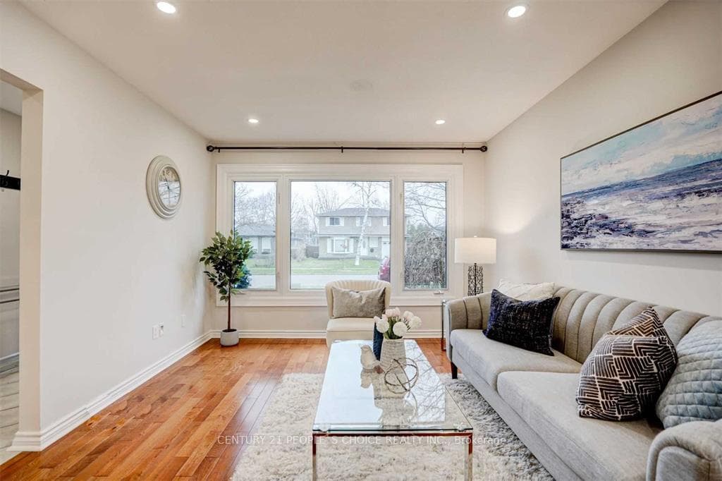 32 Swanston Crescent photo 3