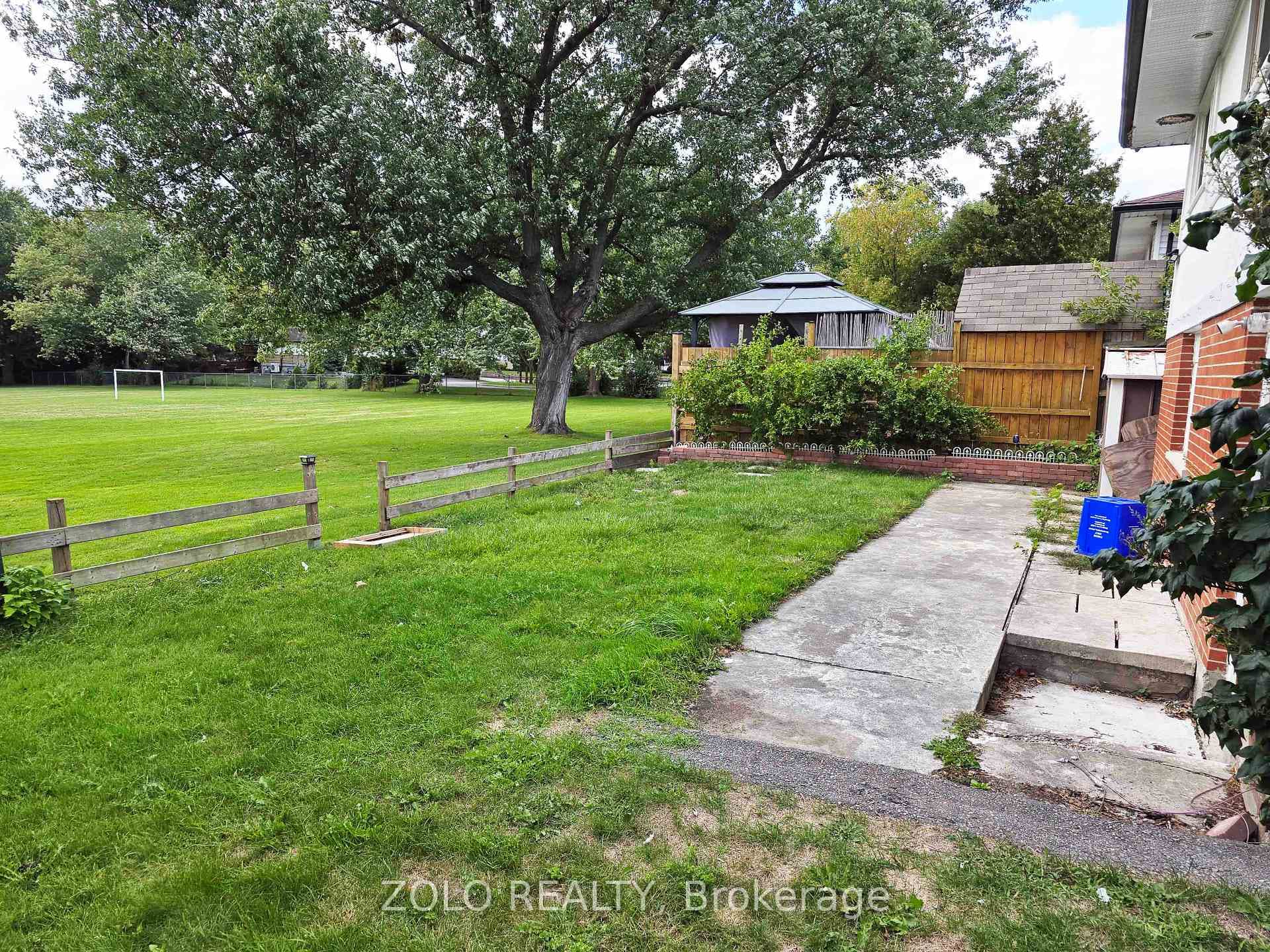 334 Waverly Street photo 23