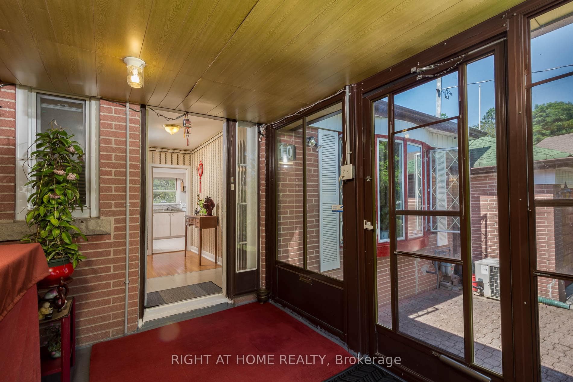 10 Canham Crescent photo 6