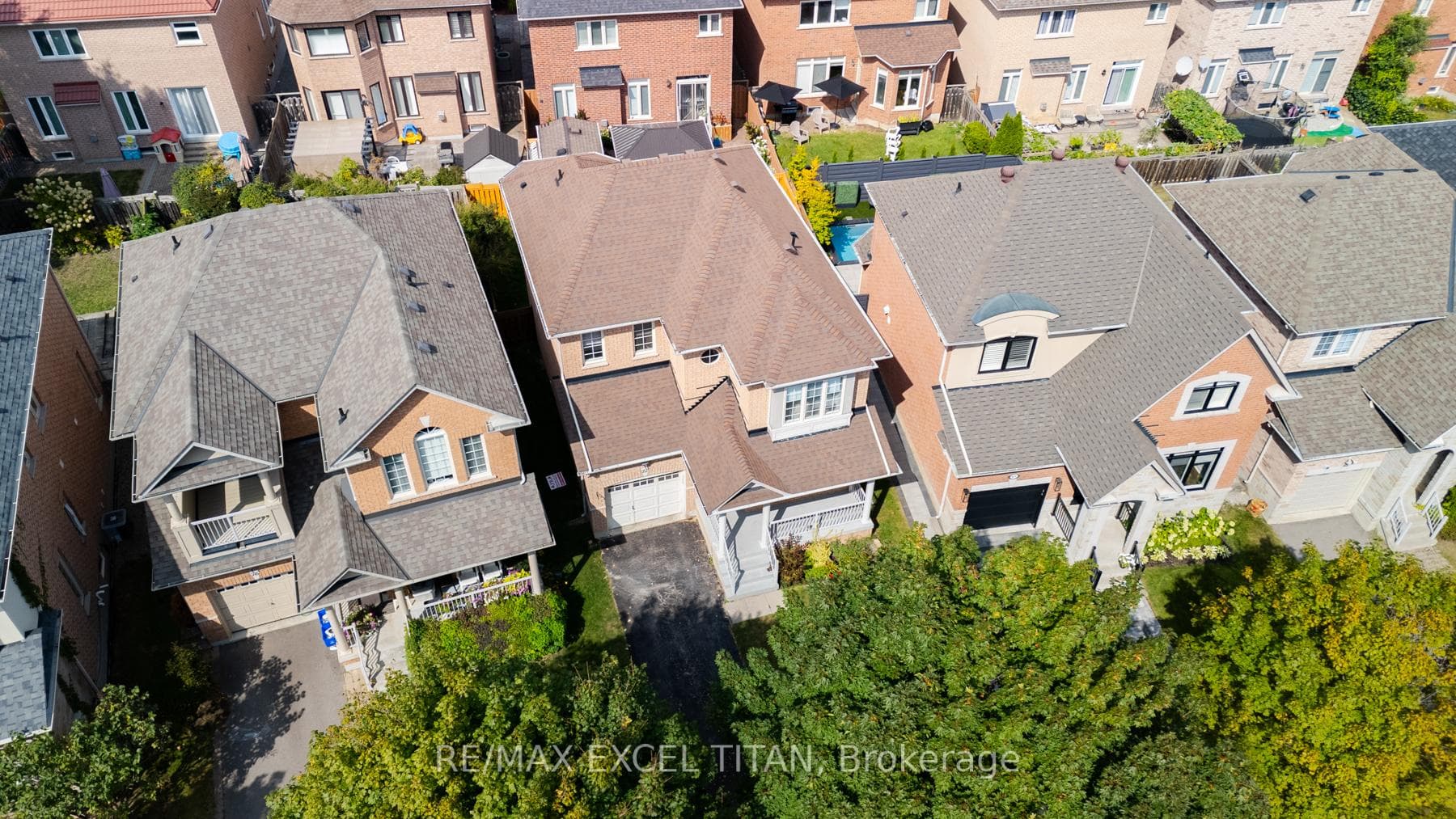 72 Chardonnay Drive photo 32