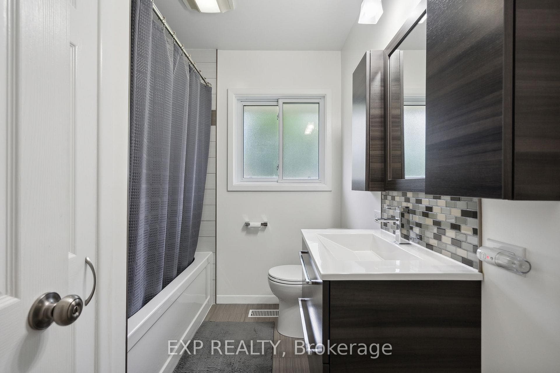 224 Irving Place photo 24
