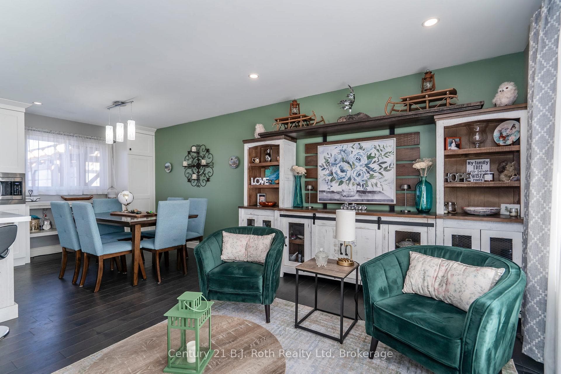 1055 Glen Eagles Crescent photo 14