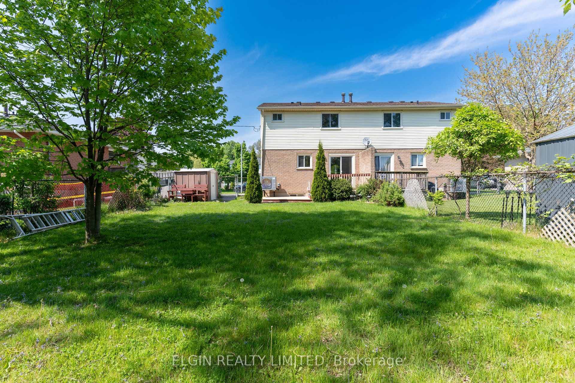 34 Vanier Place photo 4
