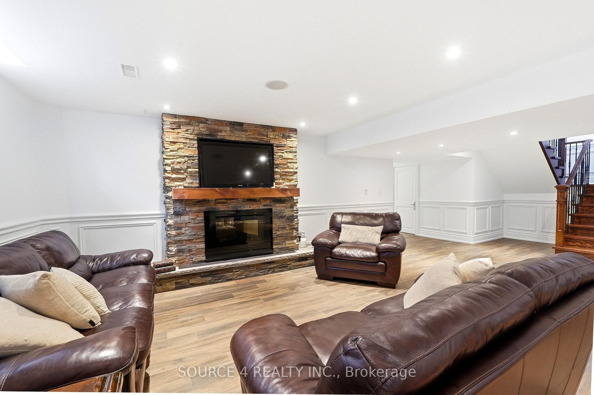 39 Amesbury Drive photo 37