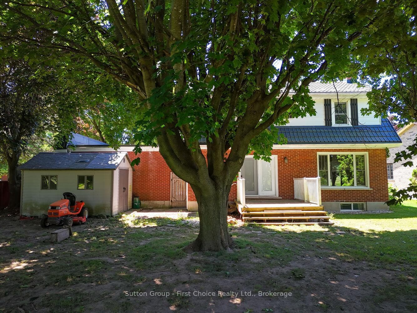 270 Devon Street photo 35