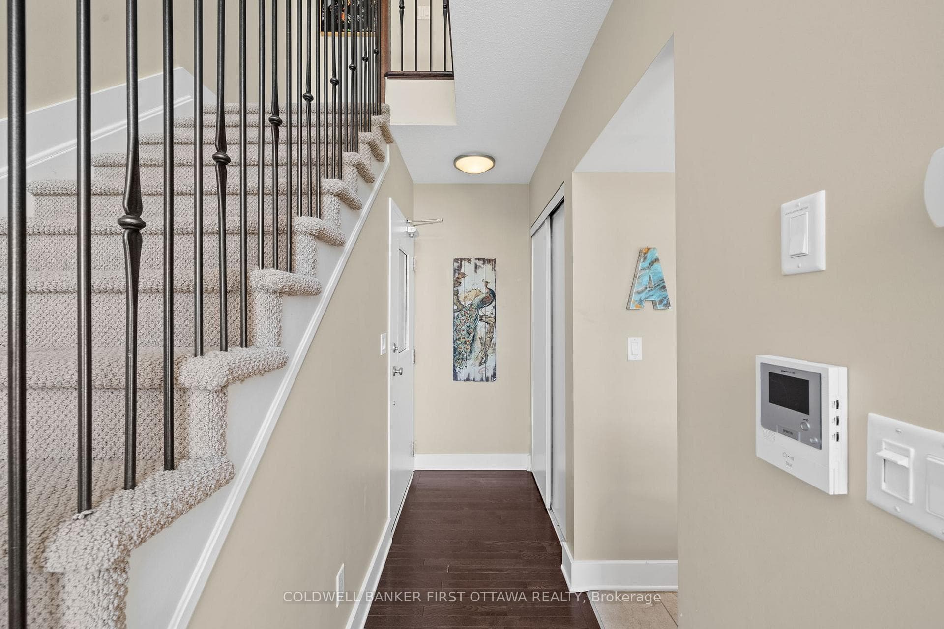 75C COLONNADE Road photo 3