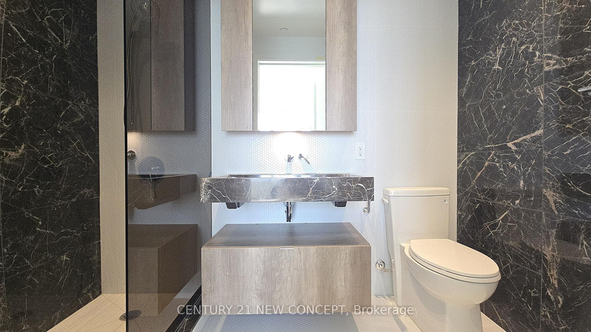 11 Yorkville Avenue Unit 5602 photo 18