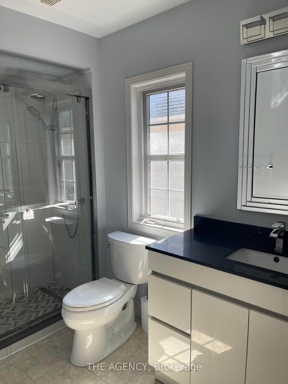 9031 Yonge Street photo 17