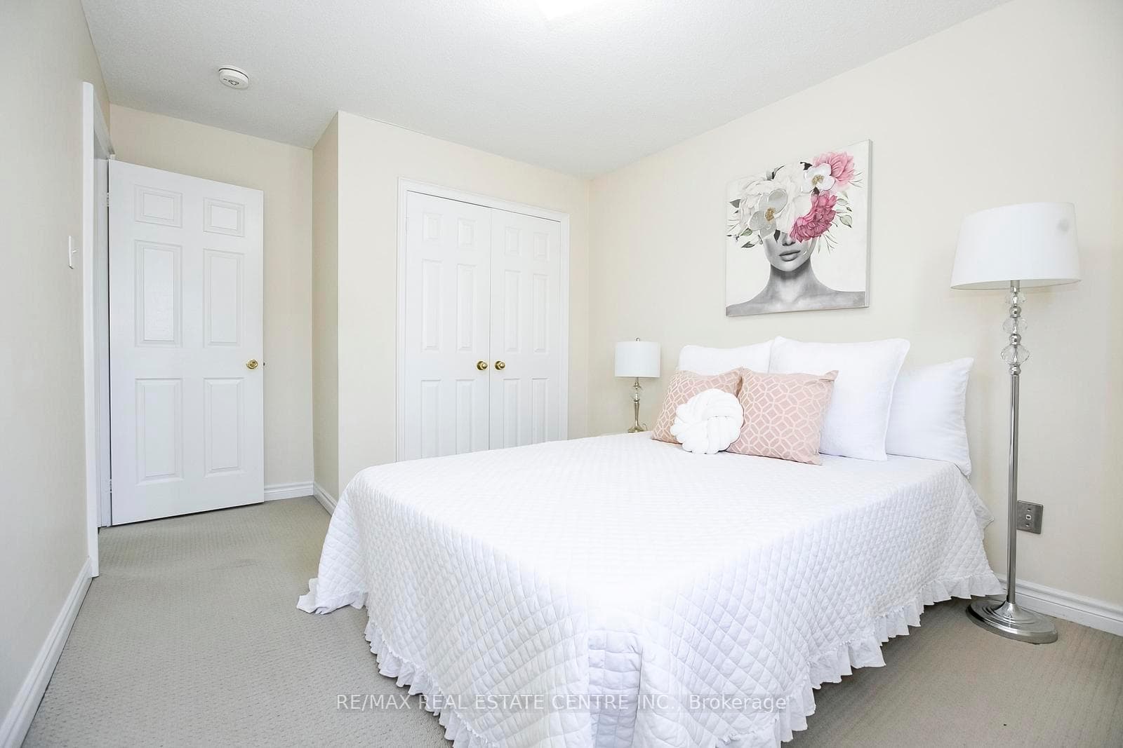 108 Moffatt Avenue photo 33