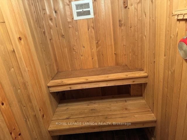 42 McGillivray Avenue photo 27