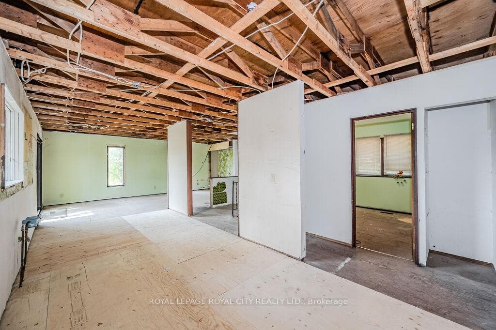 7159 Crowsfoot Road photo 12