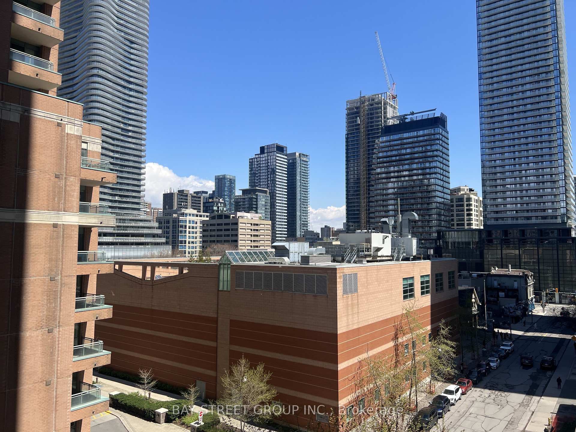 37 Grosvenor Street Unit 605 photo 18