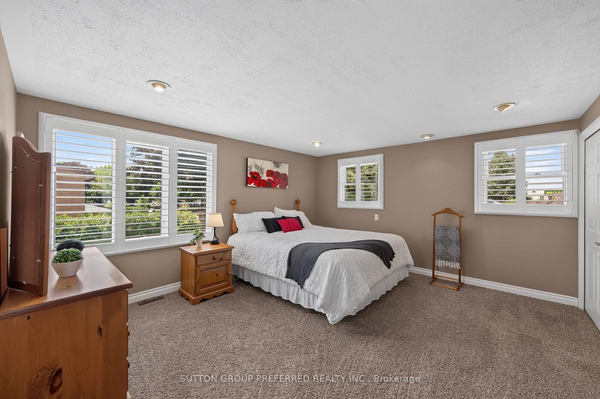 90 Glenburnie Crescent photo 34