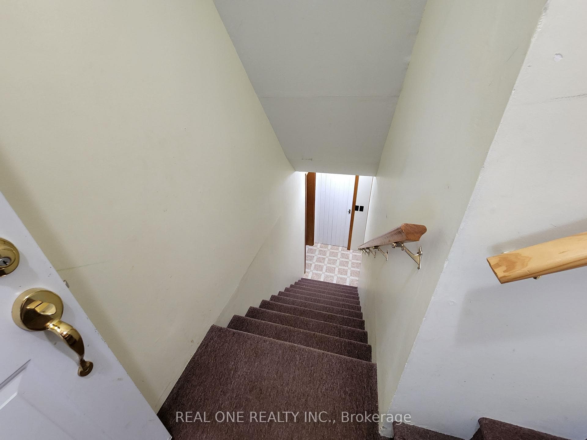 9 Erlane Avenue photo 8
