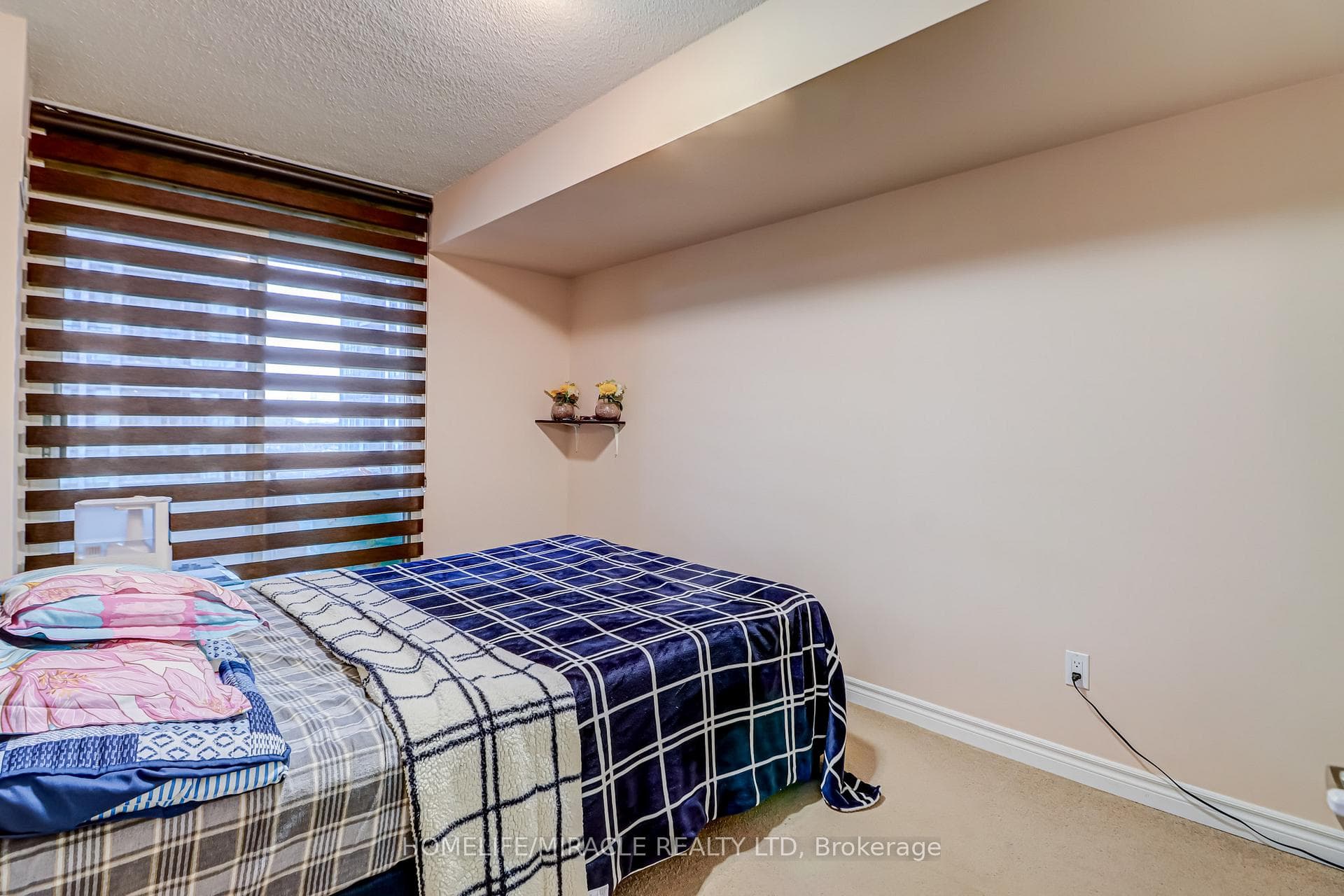335 Rathburn Road Unit 1002 photo 7