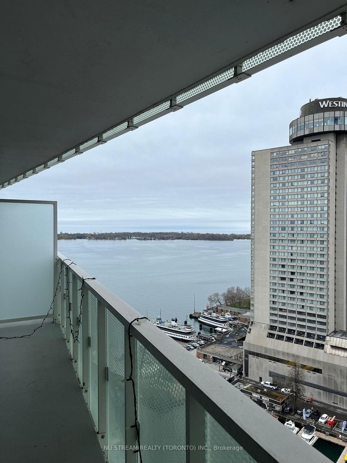 15 Queens Quay Unit 2106 photo 2