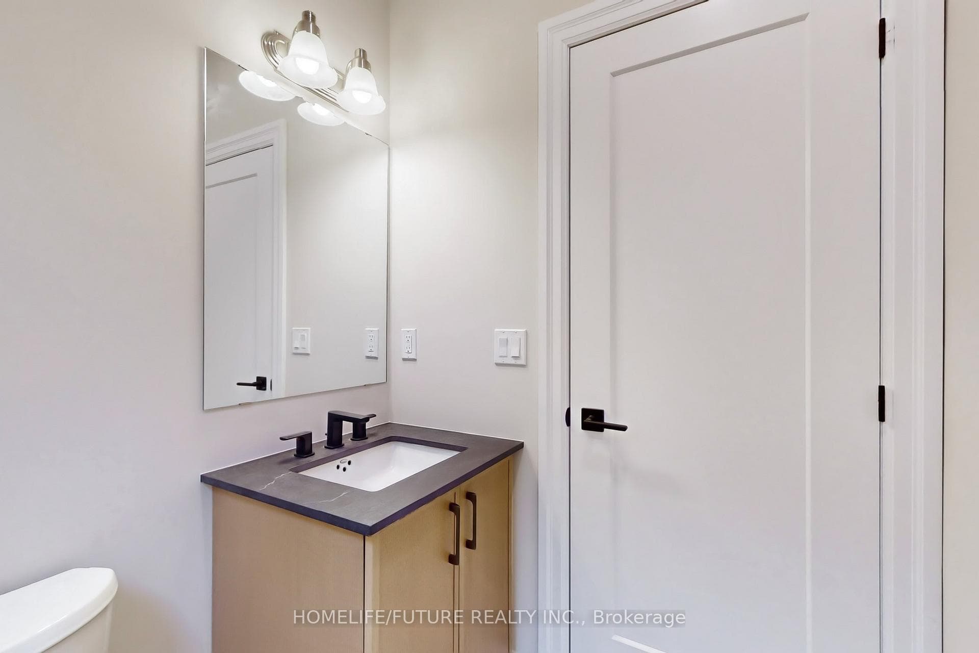 229 O'Neil Street photo 16
