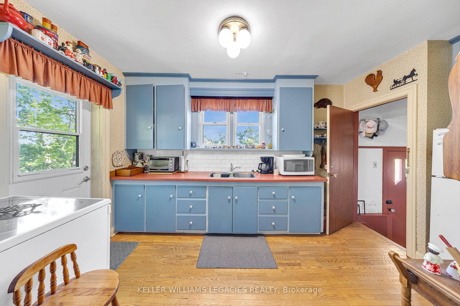 688 Aylmer Street photo 15
