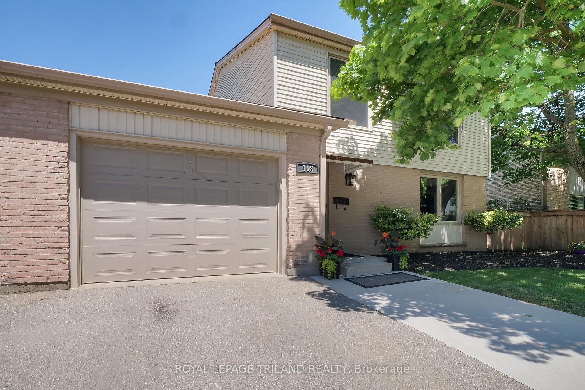 108 McMaster Drive photo 2