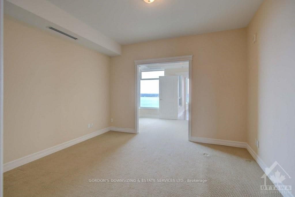 15 ST ANDREW Street Unit 1501 photo 13