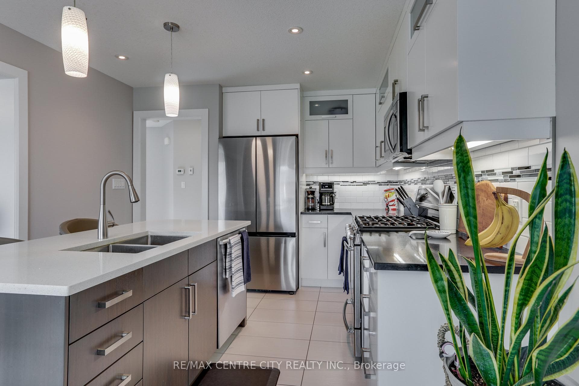 1799 Couldridge Way photo 10