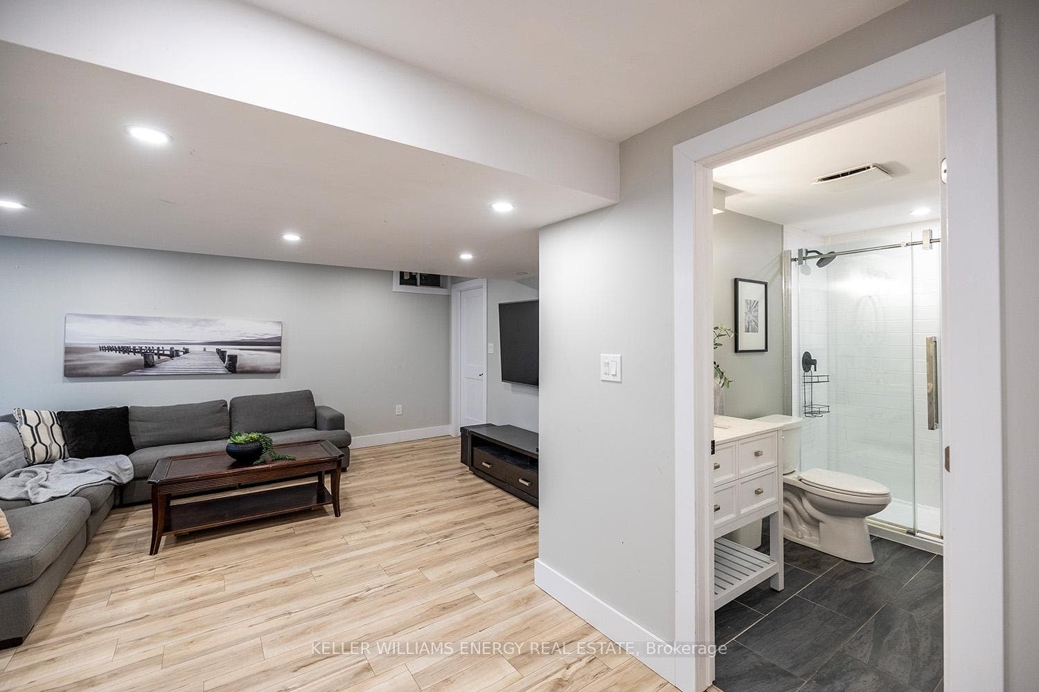 11 Brough Court photo 32